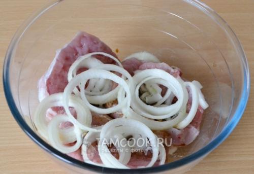 Сочный шашлык из отбивной свинины с хрустящим беконом: лучший рецепт для гриля 25