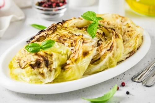 С какими гарнирами и соусами лучше подавать шашлык из отбивной свинины с беконом. 20 гарниров к свинине, которые разнообразят твой рацион