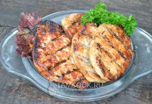 Сочный шашлык из отбивной свинины с хрустящим беконом: лучший рецепт для гриля 28