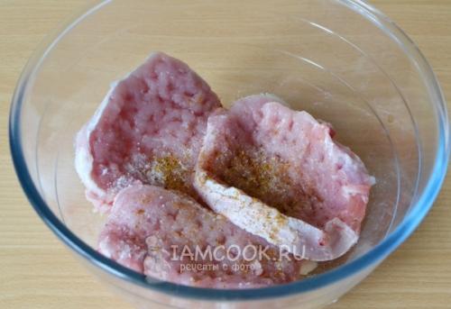 Сочный шашлык из отбивной свинины с хрустящим беконом: лучший рецепт для гриля 22