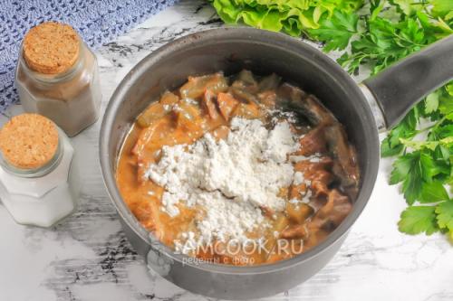 Шаг за шагом: как приготовить вкусный гуляш с солеными огурцами по-крестьянски 07 Шаг за шагом: как приготовить вкусный гуляш с солеными огурцами по-крестьянски 07