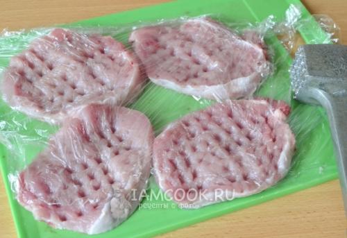 Сочный шашлык из отбивной свинины с хрустящим беконом: лучший рецепт для гриля 21