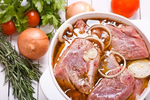Как подготовить отбивную свинину для шашлыка. Маринад для шашлыка из свинины: 15 рецептов, чтобы сделать мясо мягким и сочным