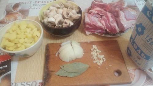 Какие виды грибов подходят лучше всего к говяжьим ребрышкам. Жаркое из говяжьих рёбер с грибами