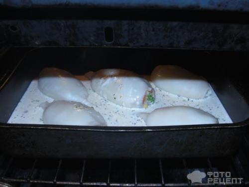 Можно ли добавить сыр к запеченным кальмарам в горшочке. Рецепт: Кальмары фаршированные - с картофелем и овощами в нежном соусе