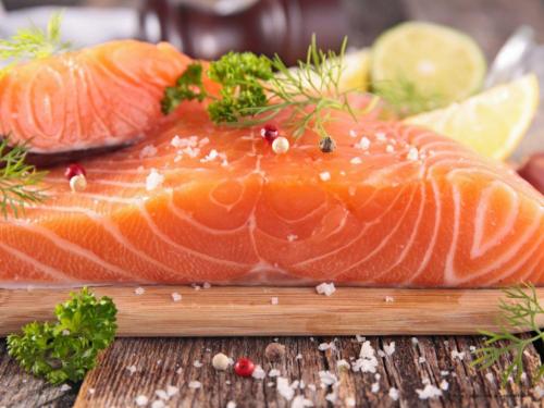 Какие приправы лучше всего подходят к запеченным кальмарам. Для рыбы