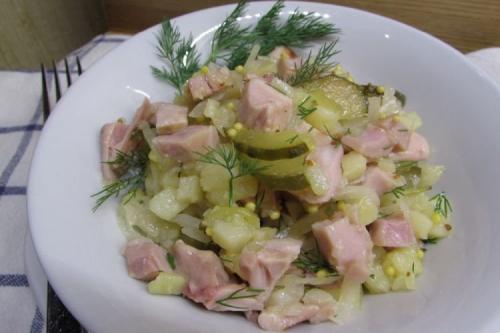 Салаты с копченой курицей и огурцом. 20 вкусных салатов с копченой курицей и свежим огурцом