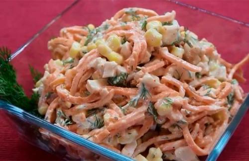 Салат с копченой курицей и огурцом соленым. Салаты с копчёной курицей: простые и вкусные рецепты