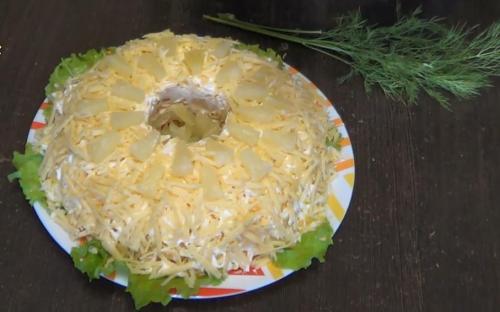 Салат из копченой курицы за 30 минут. Салат с копченой курицей — 14 очень вкусных и простых рецептов