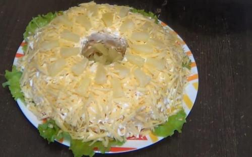 Салат из копченой курицы за 30 минут. Салат с копченой курицей — 14 очень вкусных и простых рецептов