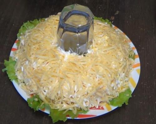 Салат из копченой курицы за 30 минут. Салат с копченой курицей — 14 очень вкусных и простых рецептов