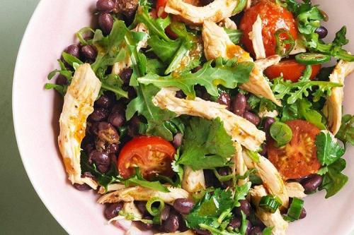 Салат с копченой курицей и корейской морковью и фасолью. 20 самых вкусных салатов с курицей и фасолью