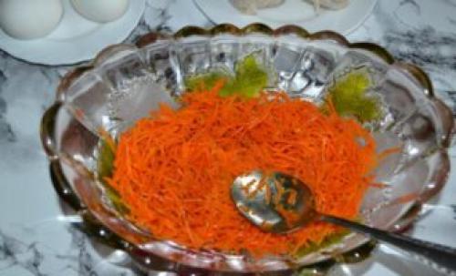 Салат с копченой курицей и корейской морковью. С болгарским перцем — 2 вариации 37