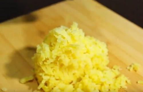 Салат с копченой курицей и корейской морковью и яйцом. Салат с копченой курицей и морковью по-корейски. 5 простых рецептов на каждый день и праздник