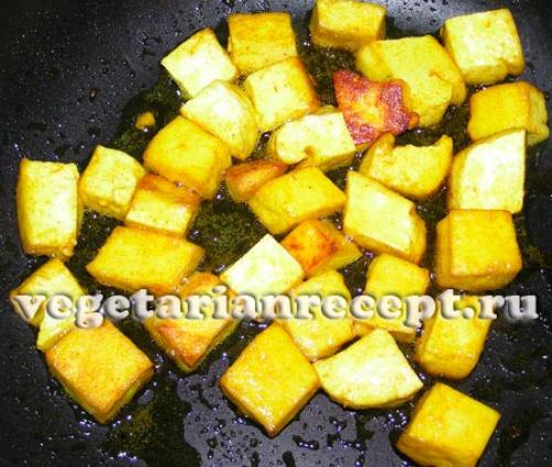 Индийское овощное блюдо со стручковой фасолью.. Тушеные овощи со спаржевой фасолью и сыром