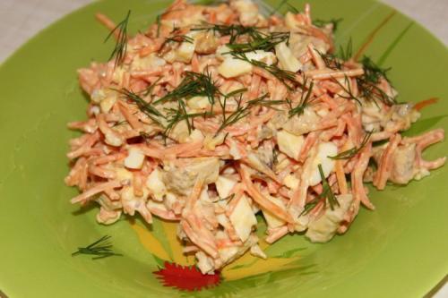 Салат с копченой курицей и морковью по-корейски и шампиньонами. 20 быстрых салатов с копченой курицей и корейской морковью