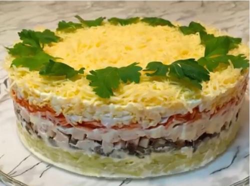 Слоеный салат с копченой курицей и корейской морковью и кукурузой. Салат с копченой курицей и корейской морковью: Очень вкусные рецепты  приготовления