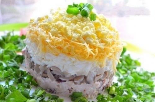 Слоеный салат с копченой курицей и корейской морковью и кукурузой. Салат с копченой курицей и корейской морковью: Очень вкусные рецепты  приготовления