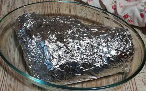 Возможно ли приготовить свиную рульку в духовке заранее и как лучше хранить готовое блюдо. Как приготовить свиную рульку без варки с медом и горчицей?