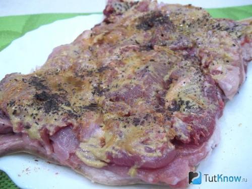 Очарование вкуса: как приготовить замечательный рулет из рульки свиной в духовке 43 Очарование вкуса: как приготовить замечательный рулет из рульки свиной в духовке 43
