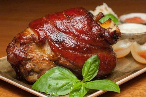 Как выбрать свиное мясо для запекания рульки в духовке. 12 простых рецептов свиной рульки, запеченной в духовке