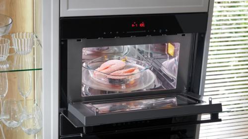 Как добиться эффекта гриля при приготовлении овощей в микроволновке. Конвекция и гриль в микроволновке: как пользоваться и выбирать