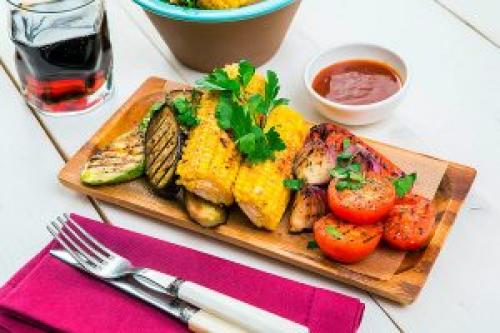 Какие соусы или заправки лучше всего сочетаются с овощами-гриль из микроволновки. Овощи-гриль с горчичным соусом