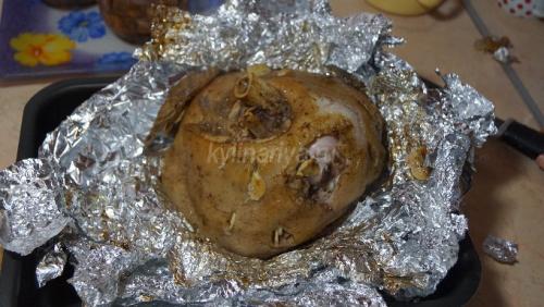 Как выбрать правильную свиную рульку для приготовления. Как вкусно запечь свиную рульку в фольге?