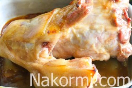 Какой температуре должен быть духовой шкаф для запекания рульки. Ингредиенты