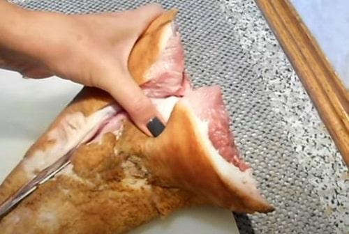 Какой срок хранения у рульки вареной в пленке. Рулет из рульки свиной, вареный в пищевой пленке в кастрюле