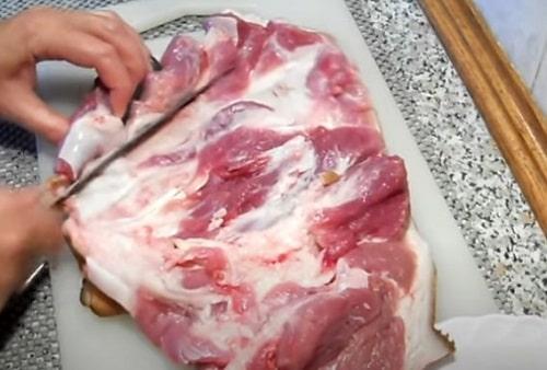 Какой срок хранения у рульки вареной в пленке. Рулет из рульки свиной, вареный в пищевой пленке в кастрюле
