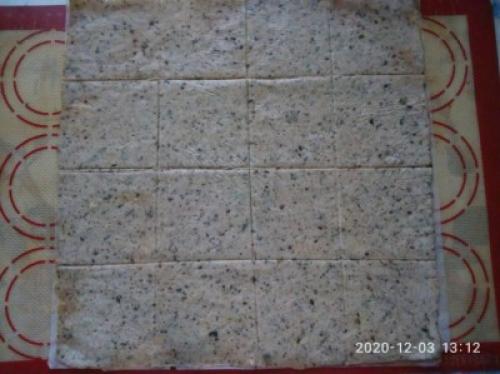 Печенье на остатках ржаной закваски.