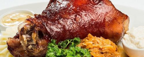 Какой температуре нужно установить духовку для запекания свиной рульки. Свиная рулька, запеченная в фольге в духовке