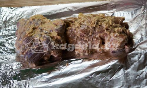 Нужно ли укрывать рульку фольгой во время запекания. Свиная рулька запеченная в духовке в фольге без кости