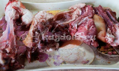 Нужно ли укрывать рульку фольгой во время запекания. Свиная рулька запеченная в духовке в фольге без кости