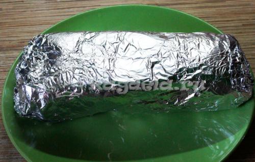 Нужно ли укрывать рульку фольгой во время запекания. Свиная рулька запеченная в духовке в фольге без кости