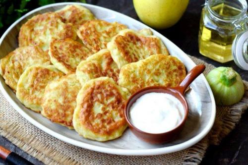 Оладушки оладьи из кабачков. Оладьи из кабачков: 20 рецептов, которые можно готовить все лето