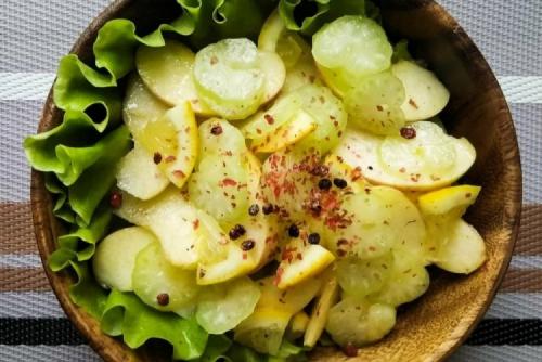 Какой салат идеально сочетается с оладьями из кабачков. 20 летних салатов из кабачков для тех, кто любит вкусно поесть