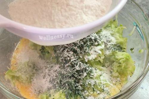 Можно ли подавать оладьи из кабачков с соусами или кетчупом. Кабачковые оладьи с рисовой мукой