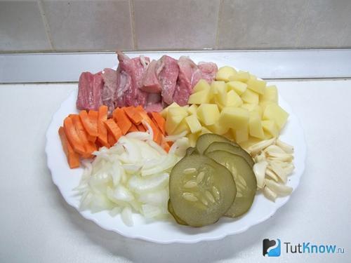 Тушеная свинина с солеными огурцами. Ингредиенты 31