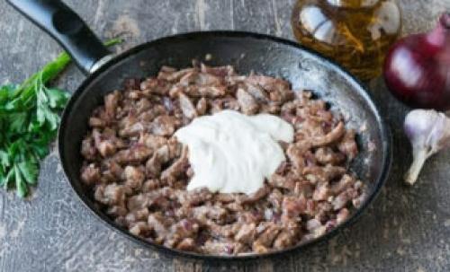 Бефстроганов из говядины рецепт. Классический рецепт бефстроганова из говядины на сковороде со сметаной