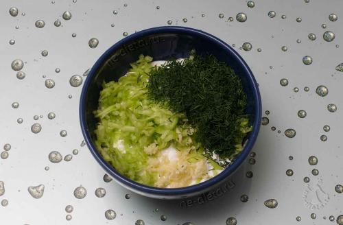 Греческий соус с огурцом. Как сделать греческий соус дзадзики на основе йогурта с огурцом — рецепт классический в домашних условиях с пошаговыми фото