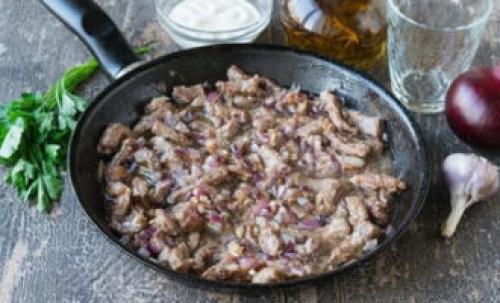 Бефстроганов из говядины рецепт. Классический рецепт бефстроганова из говядины на сковороде со сметаной