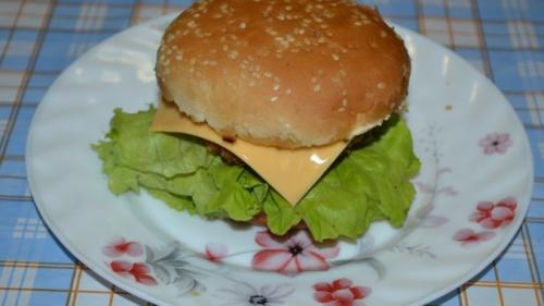 Соус из соленых огурцов для гамбургера. Гамбургеры с острым огуречным соусом