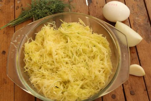 В каких кулинарных культурах пышные оладьи из кабачков являются национальным блюдом. Рецепт № 1 – Оладьи из кабачков: