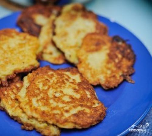 Как приготовить вкусные картофельные драники с соусом. Драники с грибным соусом