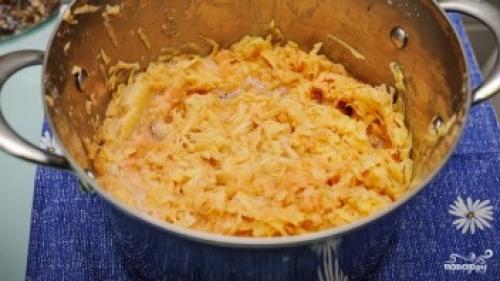 Как приготовить вкусные картофельные драники с соусом. Драники с грибным соусом