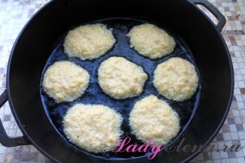 Как приготовить традиционные украинские деруны с салом. Деруны классические