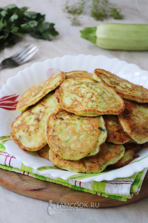 Сладкие и сытные: 20 рецептов оладий из кабачков 26 Сладкие и сытные: 20 рецептов оладий из кабачков 26