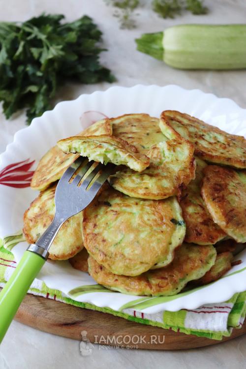 Сладкие и сытные: 20 рецептов оладий из кабачков 27 Сладкие и сытные: 20 рецептов оладий из кабачков 27